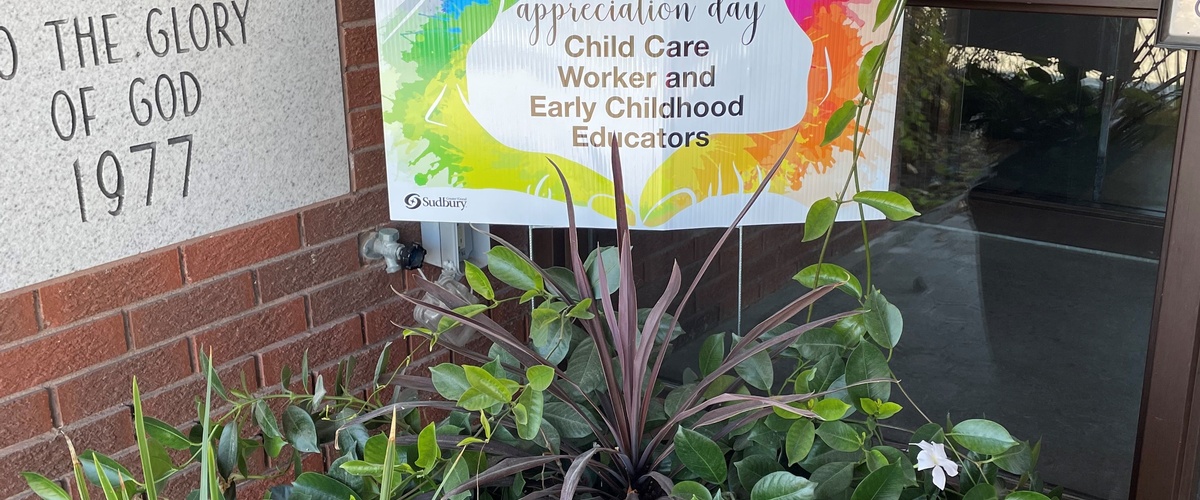 Campagne de pancartes pour pelouse et de cartes postales